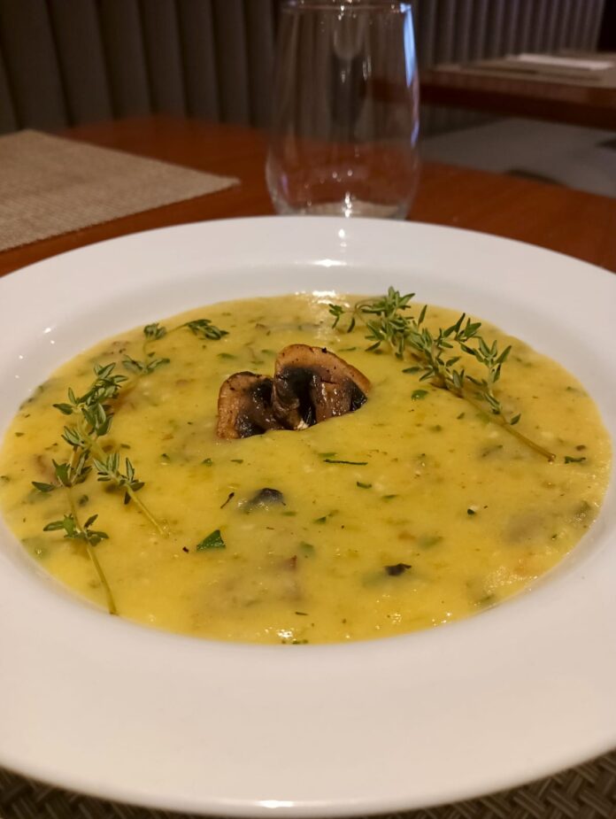 Creme de mandioquinha com cogumelo - Intercity