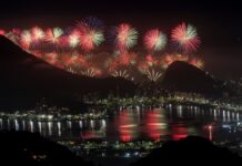 Réveillon a bordo: cinco roteiros no Rio de Janeiro para ver os fogos do mar