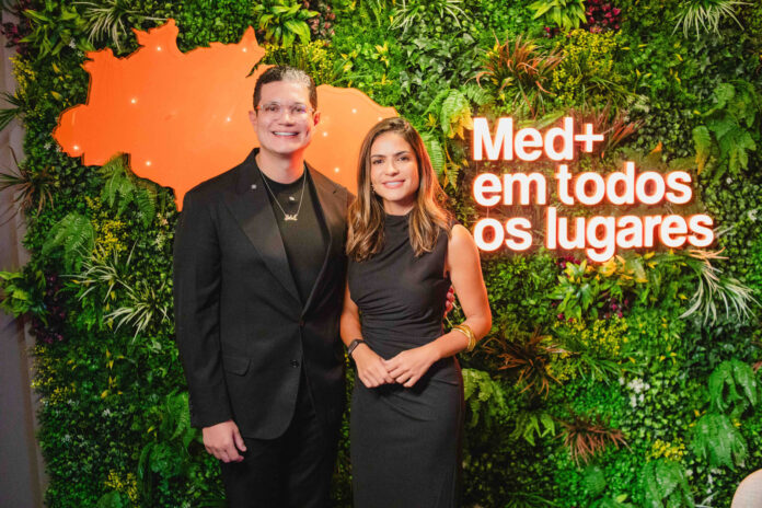 Victor Reis e Bruna Lívia