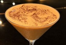 Ouro Minas celebra 30 anos com drinque temático e novo café bar