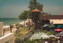 Vilarejo Praia Resort inaugura área de aventuras com sky bike à beira-mar