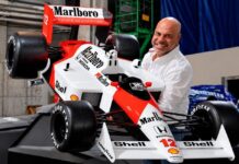 Wyndham Ibirapuera expõe réplica do carro da primeira vitória de Senna na F-1